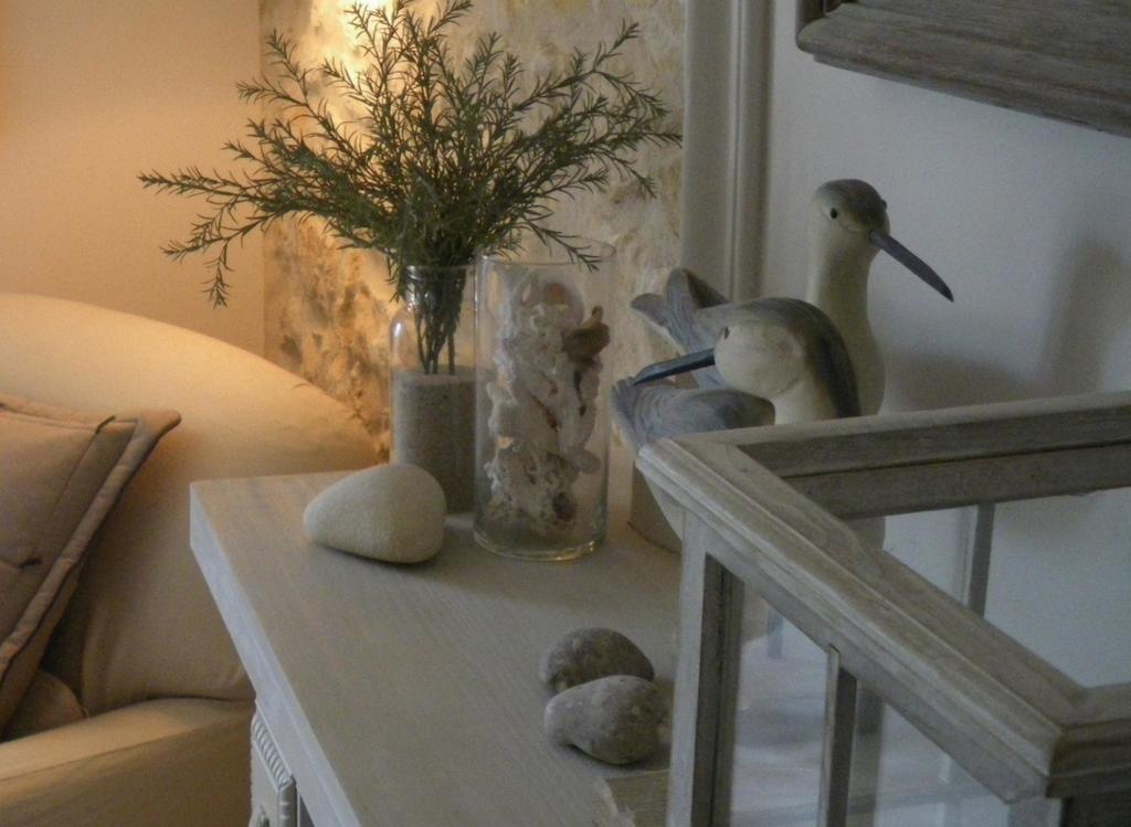 Les Persiennes Hotel Saintes Bilik gambar