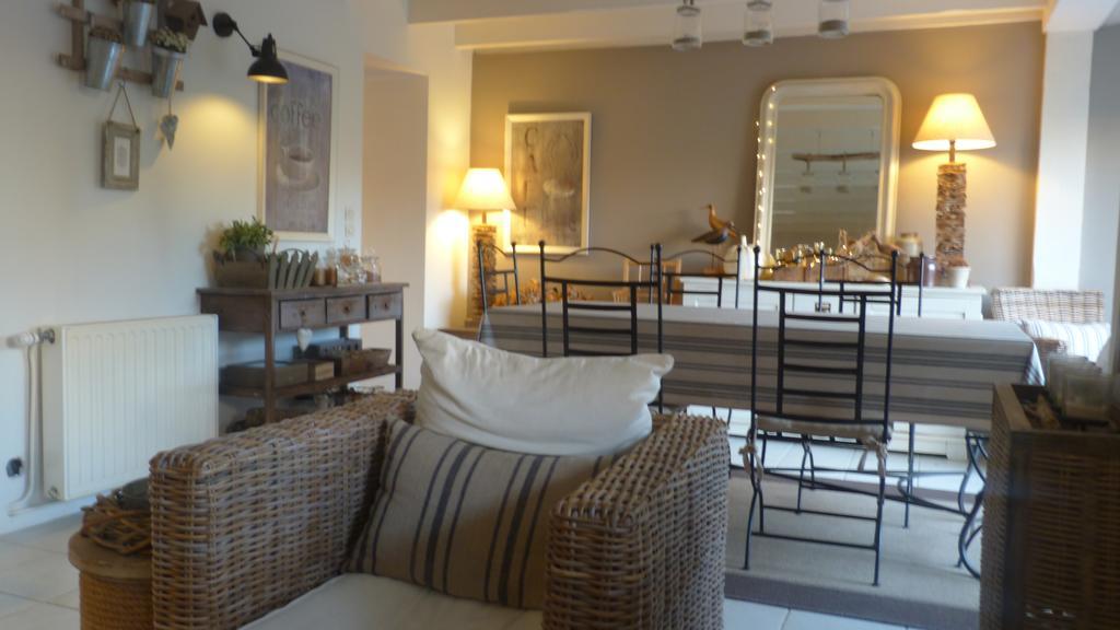 Les Persiennes Hotel Saintes Luaran gambar