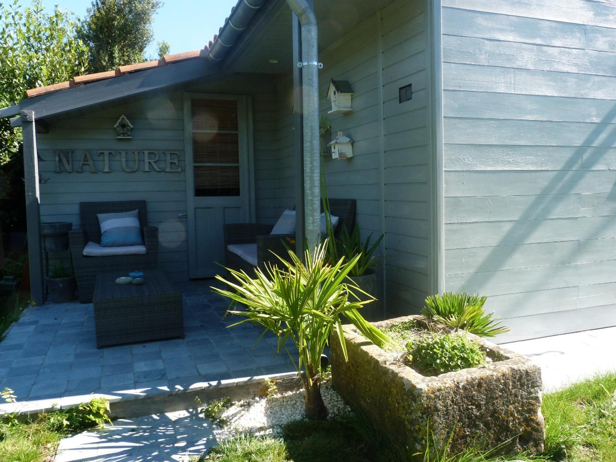 Les Persiennes Hotel Saintes Bilik gambar