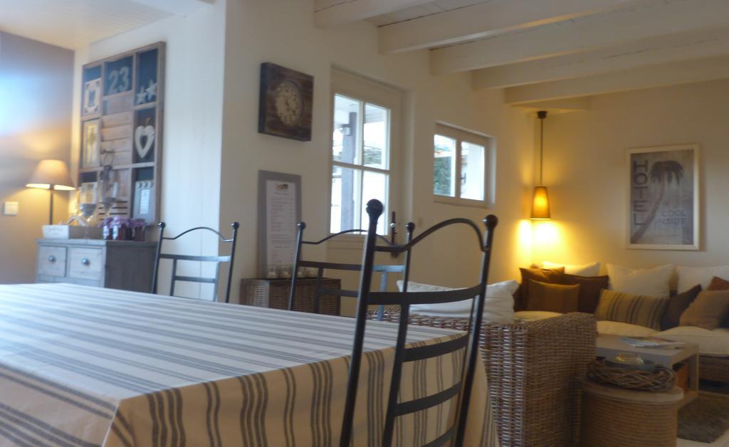 Les Persiennes Hotel Saintes Luaran gambar